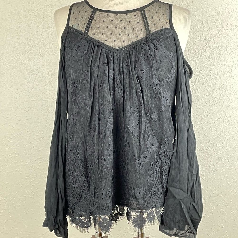 NWT Rewind Womens Black Sheer and Lace Peekaboo/Cold Shoulder Long Sleeve Top S